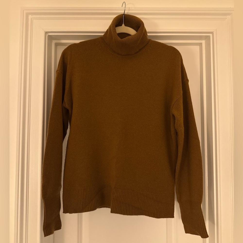 Theory Cashmere Turtleneck